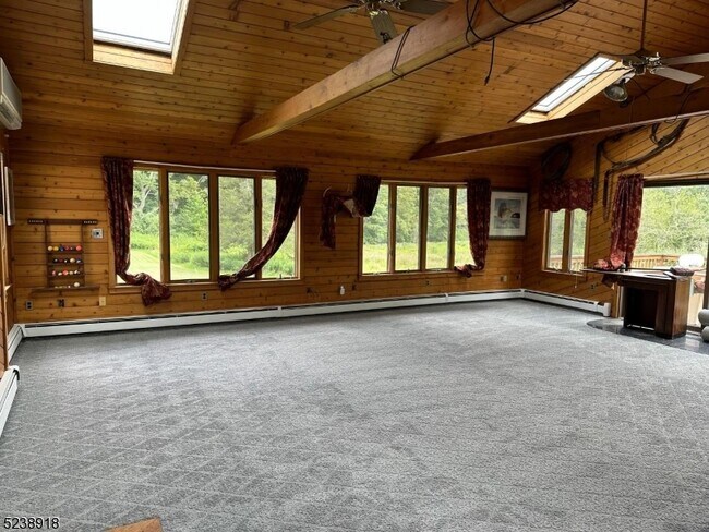 Building Photo - 23 Chandoga Dr