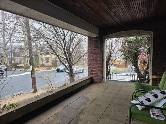 Foto del edificio - 2701 N Broom St