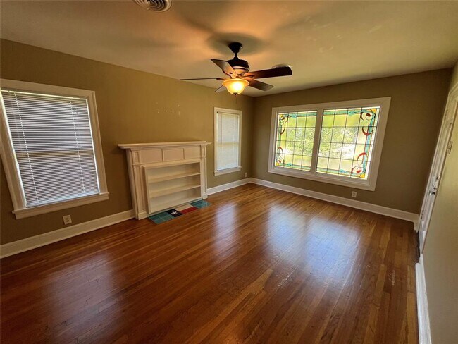 Foto del edificio - 307 E 38th St