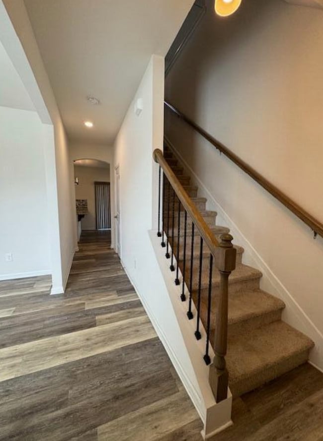 Building Photo - 566 Burnaby Ct