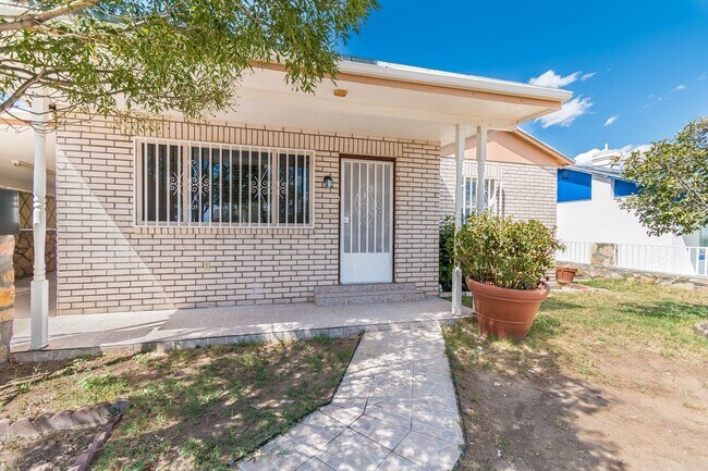 Foto del edificio - Adorable 3 bedroom, 2 bath apartment in Northeast El Paso!