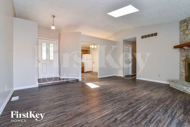 Foto del edificio - 5844 Timberlake Blvd