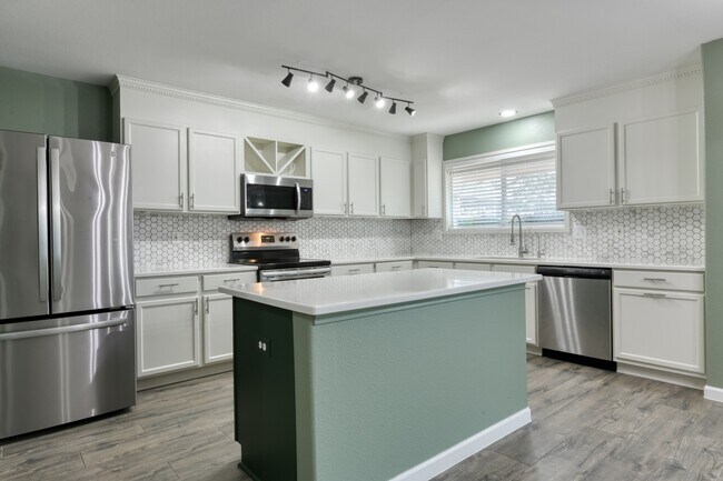 Building Photo - 15219 Spring Land