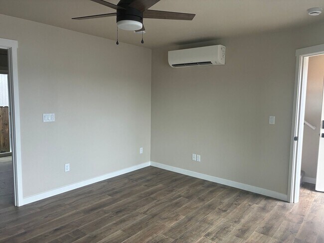 Foto del edificio - Modern New Construction 1 Bedroom / 1 Bath including Utilities