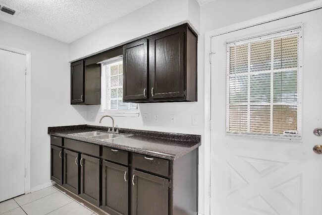 Building Photo - Palazzo Townhomes