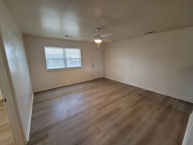 Building Photo - 612 N Kelly St