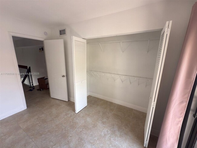 Foto del edificio - 3406 SW 16th Ter