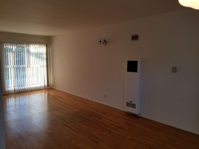 Foto del edificio - 2370 Walgrove Ave