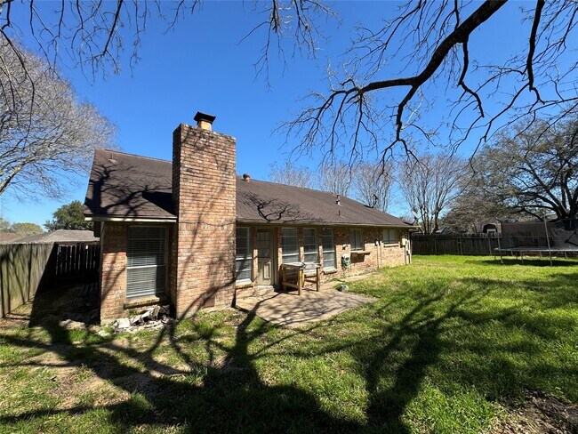 Foto del edificio - 22823 Deville Dr