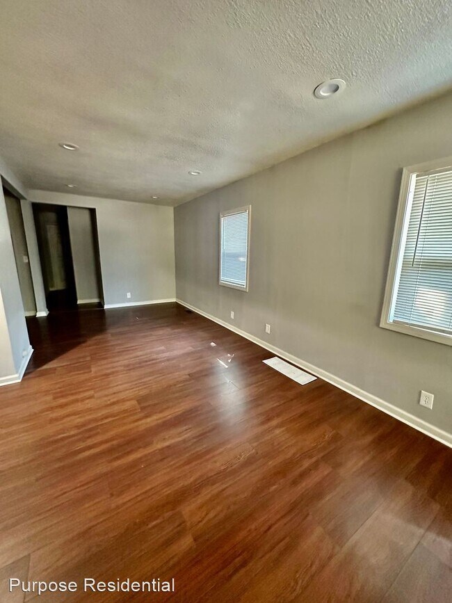 Foto del edificio - 2 br, 1 bath House - 6237 E 12th St