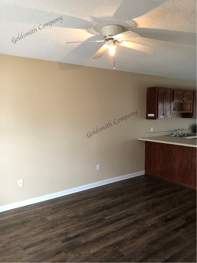 Building Photo - "3-Bed Duplex with 2 Full Baths at 209-A Springfield Circle, Easley!"