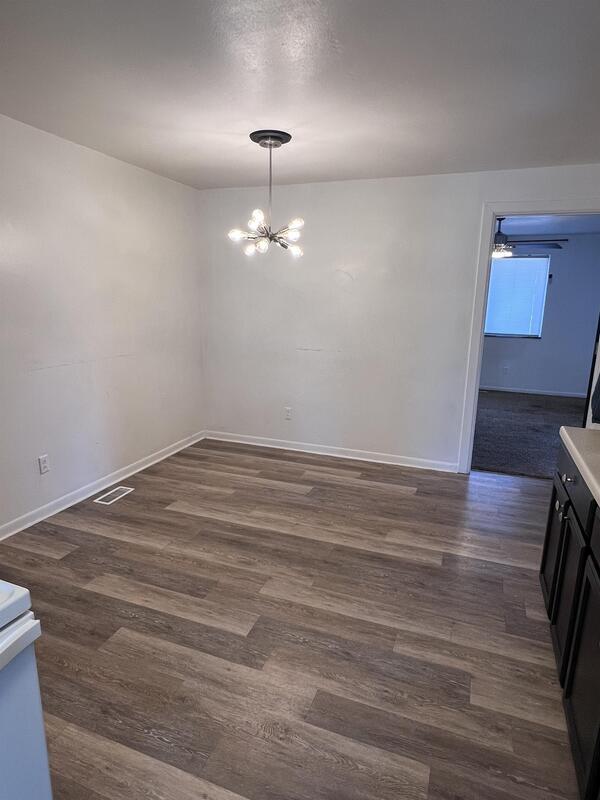 Foto del edificio - 2883 Benchwood Rd