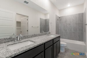 Building Photo - 3802 Hickory Dr