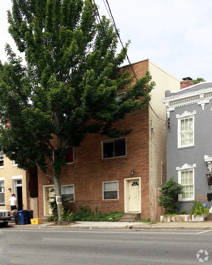 Foto principal - 216-218 N Patrick St