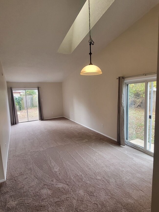 Building Photo - WEBLIN PLACE