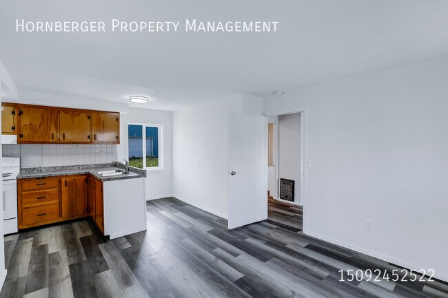Building Photo - Remodeled home with option to rent a shop!