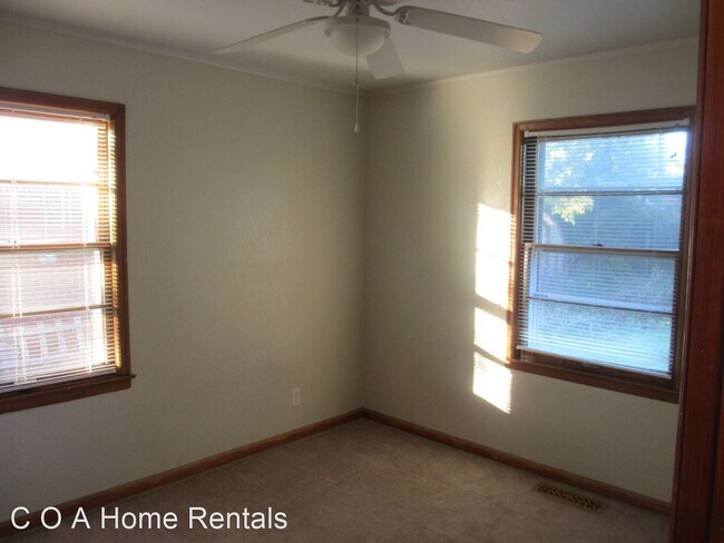Building Photo - 2 br, 1 bath House - 939 S. Drury