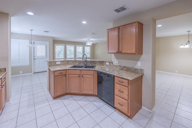 Foto del edificio - 15905 Avenel Way