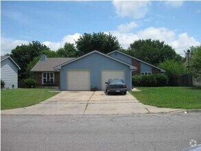 Building Photo - 2428 S Capri St