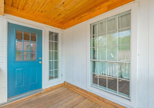 Building Photo - 3002 Kirk St