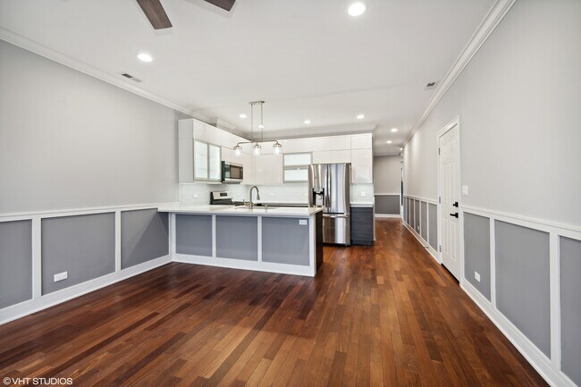 Building Photo - 2106 N Laramie Ave