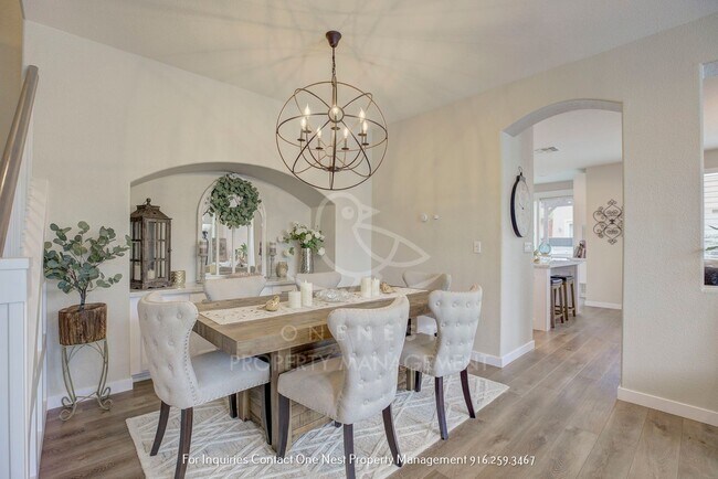 Foto del edificio - Upgraded Lincoln Crossing Oasis | Walking distance to MANY ammenities