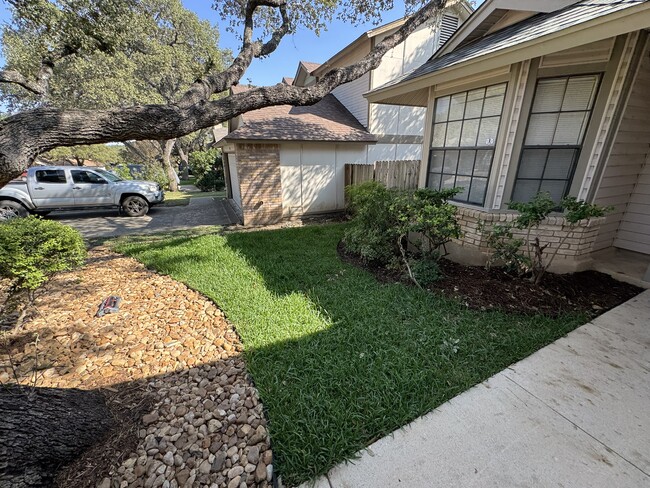 Foto del edificio - 9538 Cloverdale