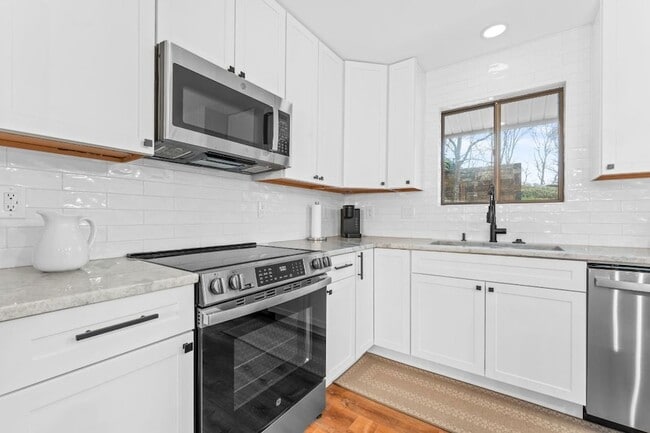 Building Photo - 50 Dogwood Knob