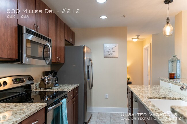 Building Photo - 530 Miller Dr