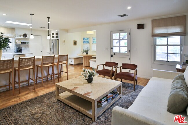 Foto del edificio - 2330 Walnut Ave