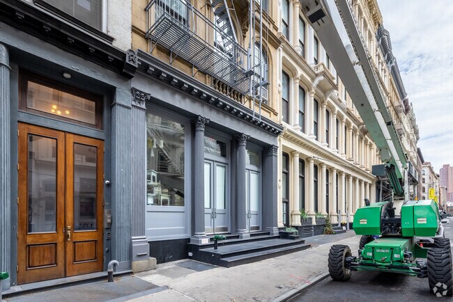 Building Photo - 44 White St