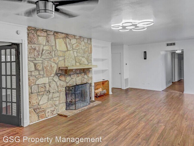 Building Photo - 3 br, 3 bath House - 215 Melliff Dr.