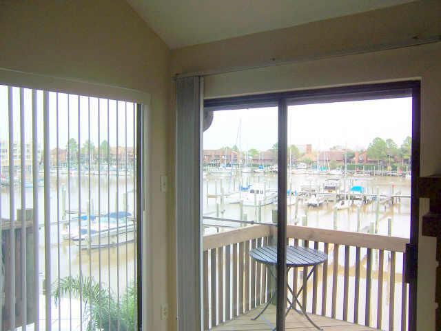 Foto del edificio - 2320 Crows Nest Dr