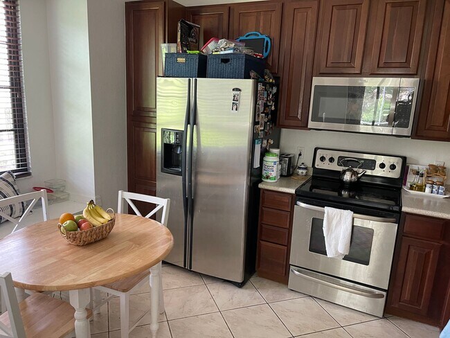 Foto del edificio - 2 Bedroom 2 Bath with Den and 1 Car Garage