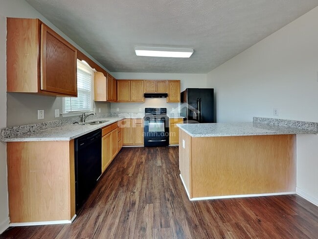 Foto del edificio - 6025 Brentwood Park Place