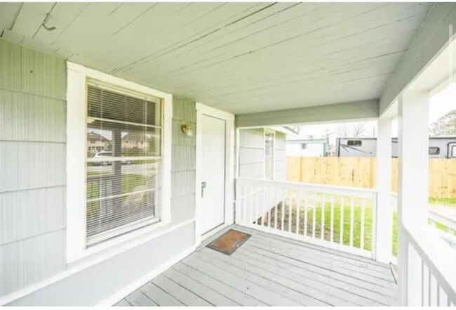 Foto del edificio - 6608 Georgianna Dr