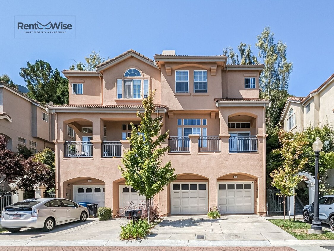 Primary Photo - 3 br, 2.5 bath House - 21 Arroyo View Cir