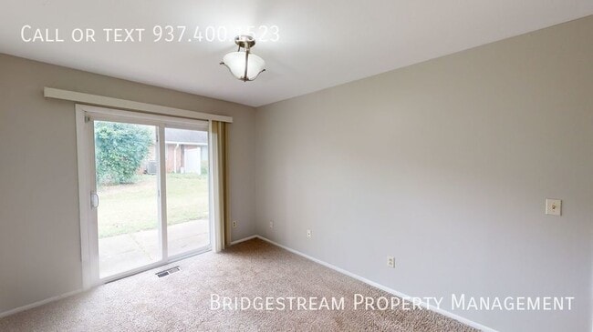 Building Photo - Charming Ranch-Level 2 Bedroom, 1 Bath Uni...