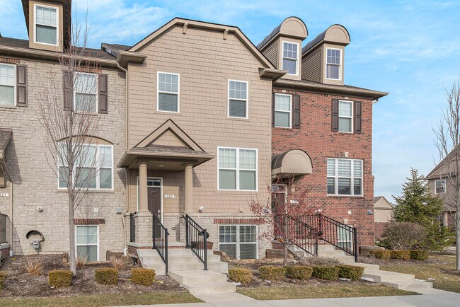 Building Photo - 329 Glenhurst Blvd