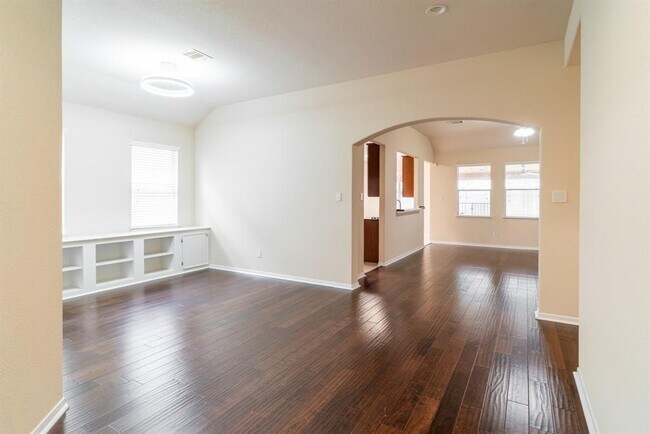Foto del edificio - 4704 High Creek Ct