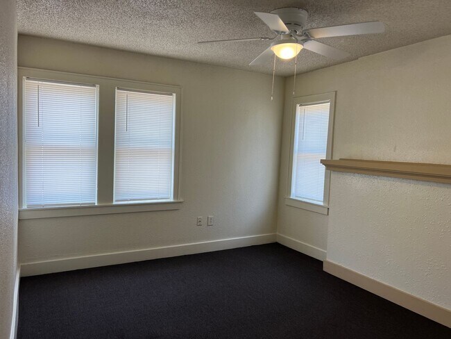 Building Photo - 1 Bed in the Paseo District