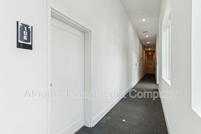 Building Photo - 221 S Bumby Ave
