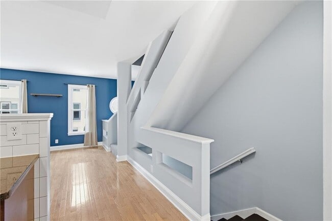 Building Photo - 856 St Charles Ave NE