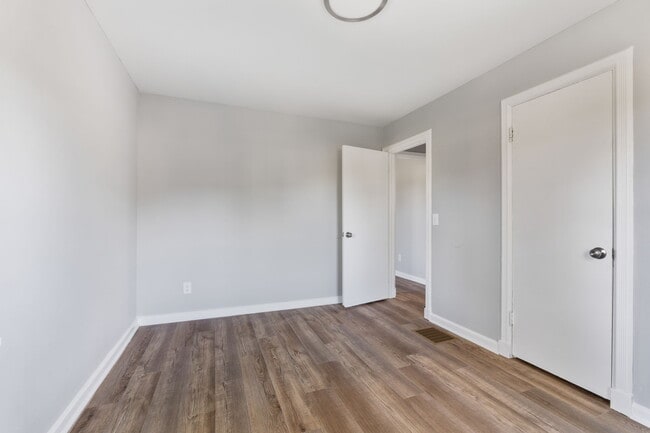 Building Photo - 1275 Briarwood Ave