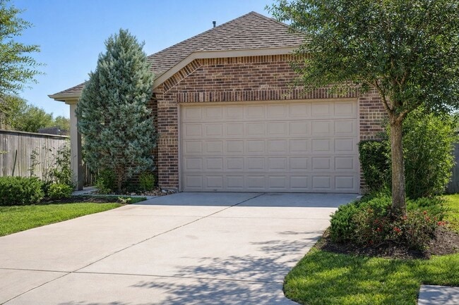 Building Photo - 137 Emory Birch