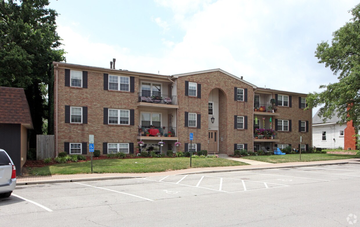 101 N High St, Gahanna, OH 43230 Apartments in Gahanna, OH