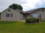 Foto principal - One level living in this end unit townhome!