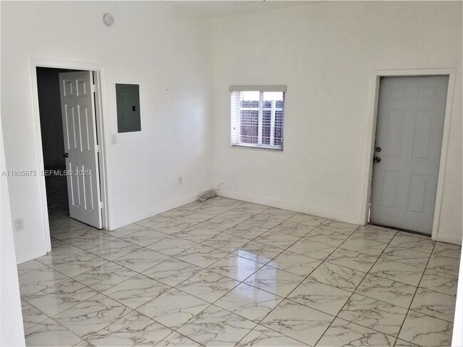 Building Photo - 48 NW 23rd Ave