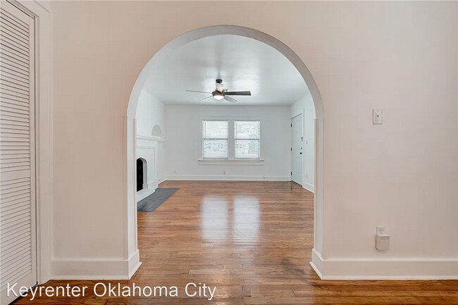 Foto del edificio - 1 br, 1 bath House - 2532 NW 16th St