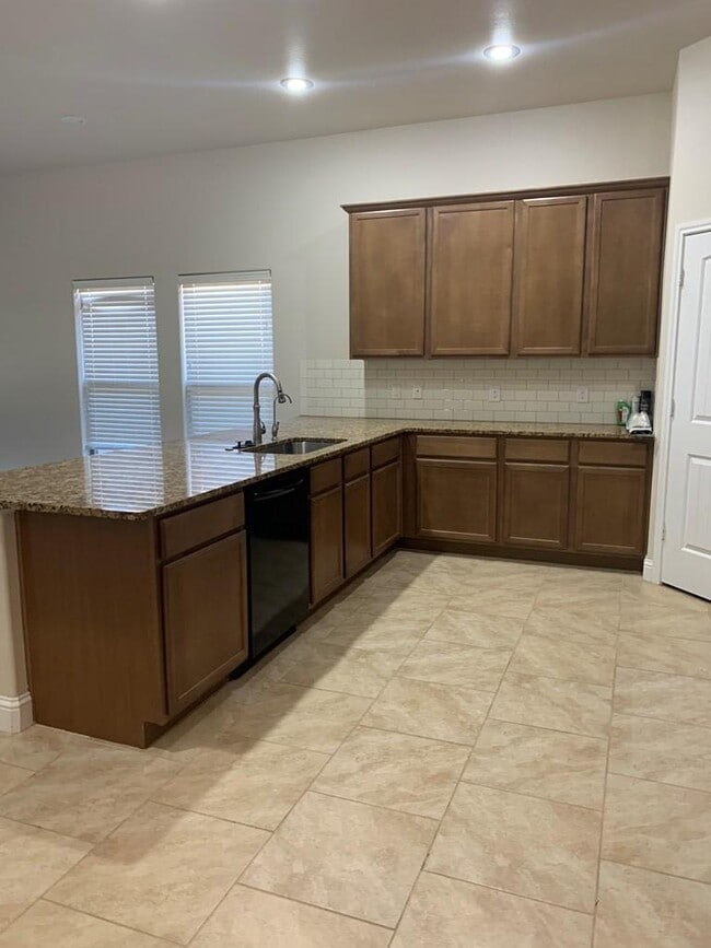 Foto del edificio - 905 E 98th St